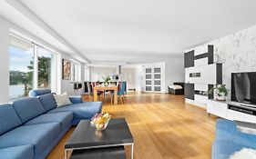 Penthouse Leilighet 200 Kvm Vakker Sjoutsikt.